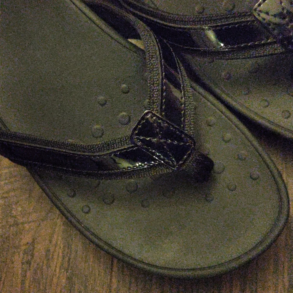 Vionic. "High Tide" Thong Sandals_3